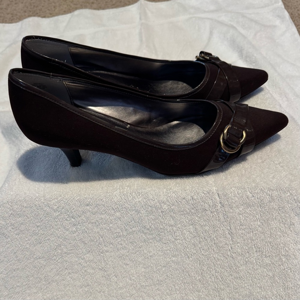 Anne Klein iflex Brown Heels with Buckle Detail - Picture 2 of 6